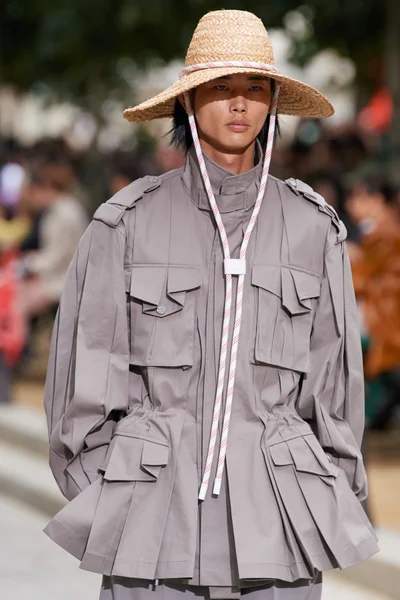Look 69